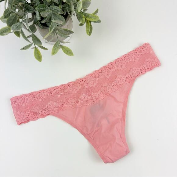 Natori Bliss Perfection Lace Trim Thong in Pink Icing One Size - Picture 1 of 4